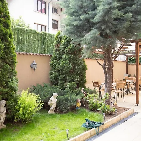 בית הארחה Martina 3*